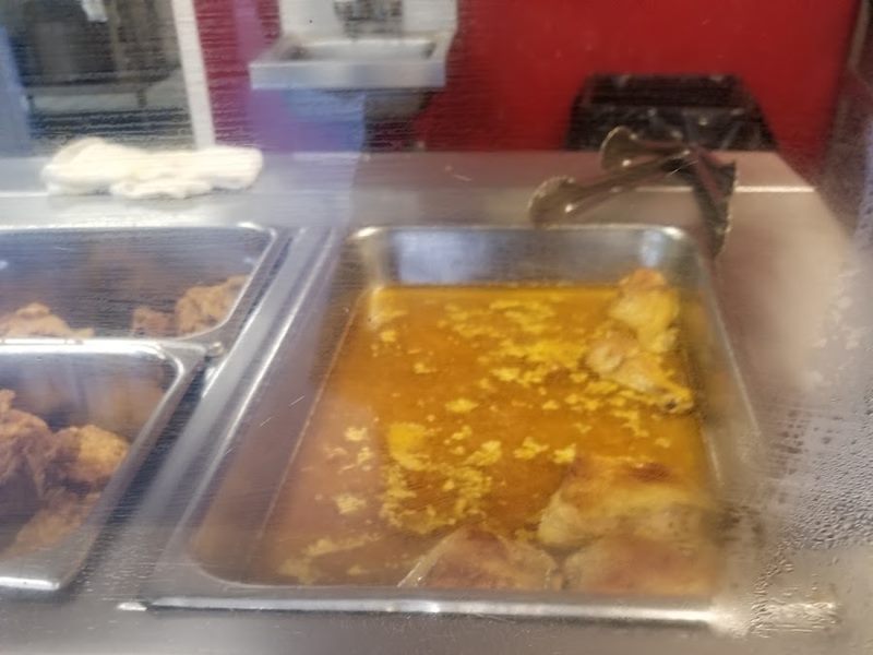 Mo Better Chicken (Decatur) interior